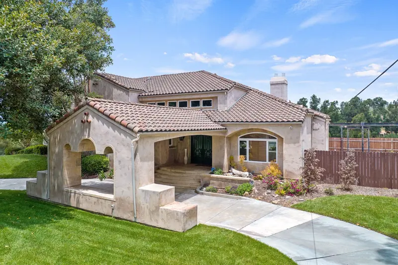 Front view of the Paradiso Recovery home